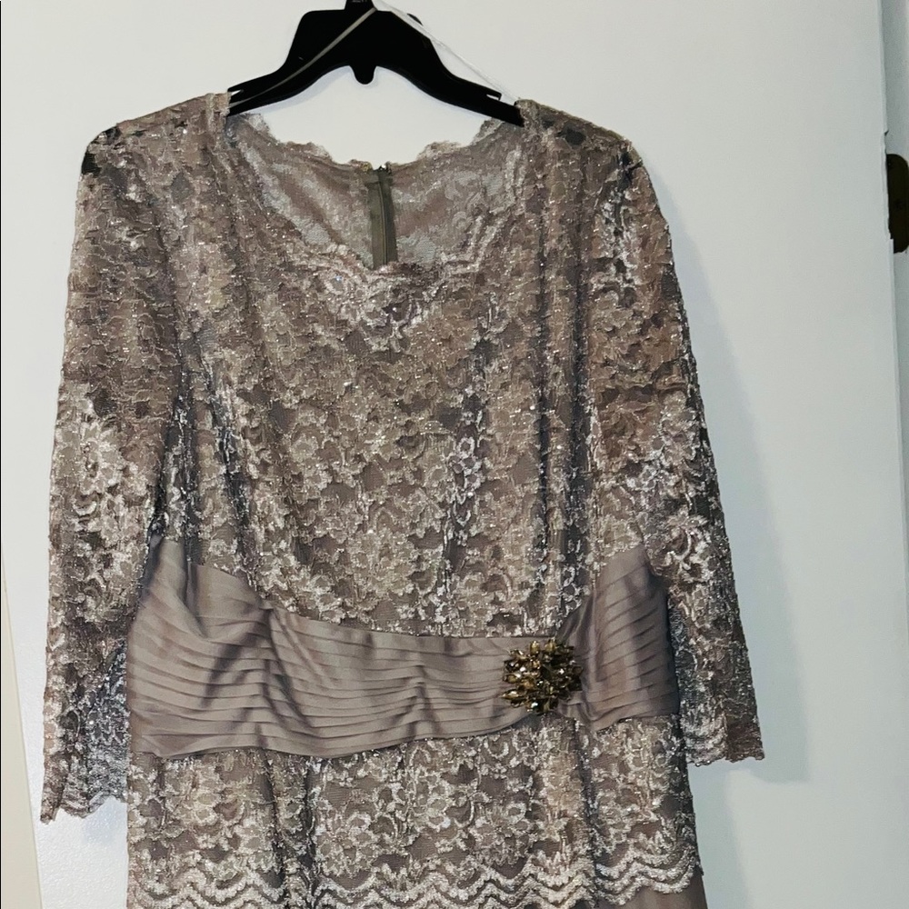 Cachet gown